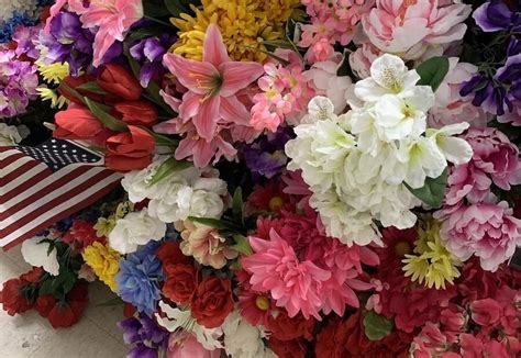 Does Dollar General Sell Flowers? Exploring the Unexpected Connections Between Retail and Floral Arrangements